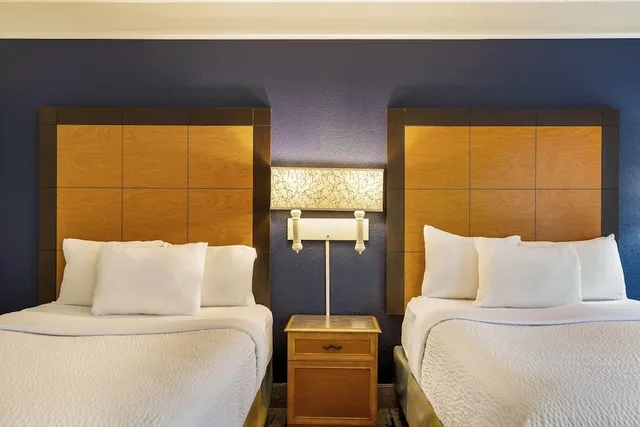 غرفة بسريرين مزدوجين، La Quinta Inn & Suites by Wyndham Albuquerque West 5/9