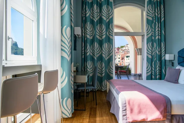 جناح جونيور بإطلالة على البحر بشرفة، Grand Hotel Portovenere 3/6