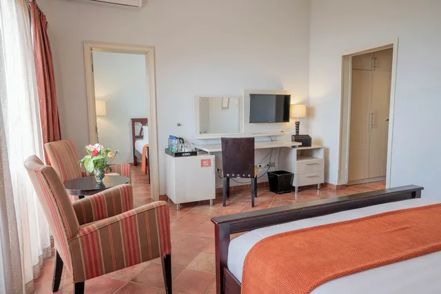 غرفة عائلية بسرير كوين وسريرين منفصلين بإطلالة على البحيرة، Haile Resort Hawassa 4/6
