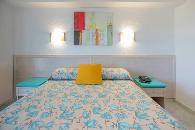 Room, Twin Beds, City View, Terrace, Servigroup Torre Dorada 6/10