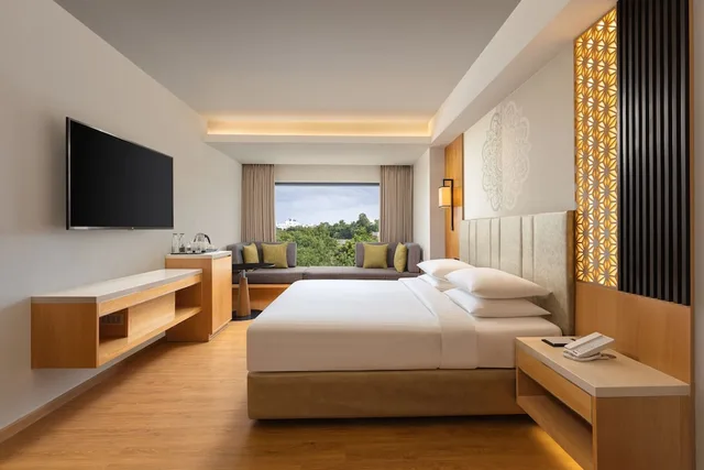 Premium, King Bed, Courtyard Tiruchirappalli 2/5