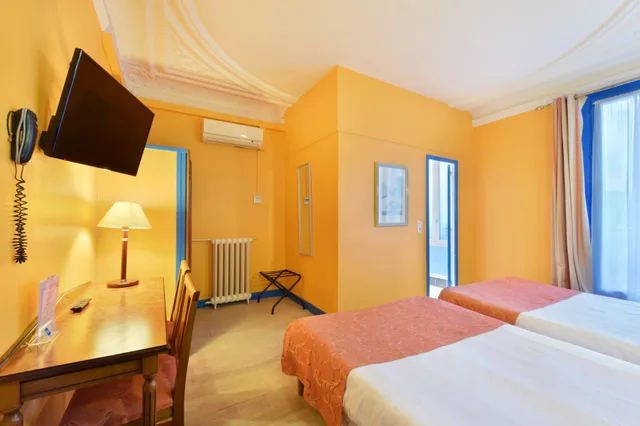 غرفة قياسية رباعية، Hotel Richmond 1/3