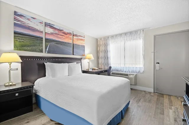 غرفة بسرير كوين، Days Inn By Wyndham Lost Hills 6/10
