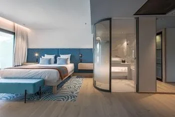 Deluxe, Suite, Double Bed, Lake Side, Sofa, Balcony، Rivage Hotel & Spa 1/1