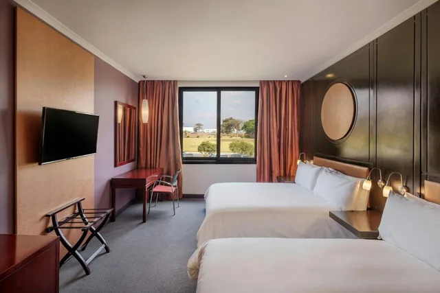 غرفة بسريرين كوين بإطلالة على الحديقة، PROTEA HOTEL NDOLA 10/14