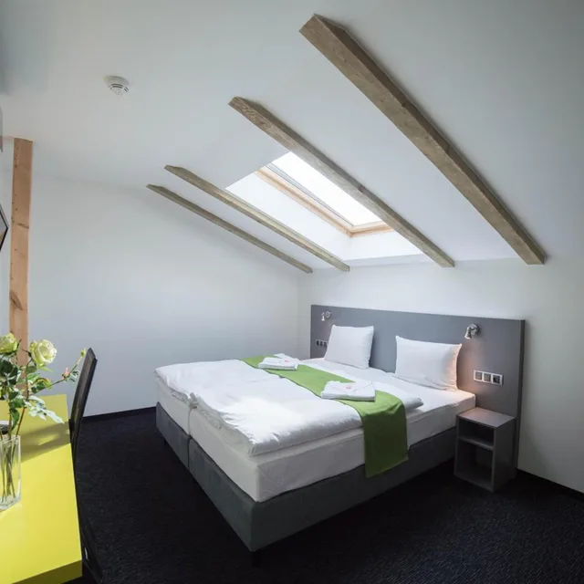 Deluxe, Double Bed, Hotel Herrmes 3/7