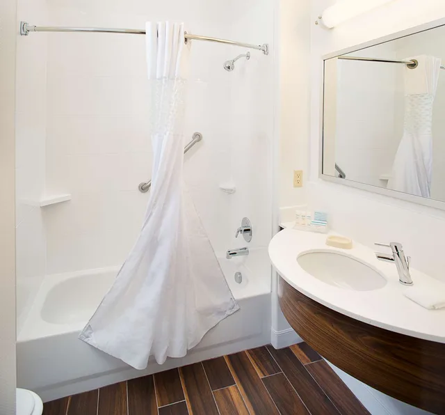 غرفة بريميوم بسرير كينج، Hampton Inn Suites Palmdale 8/8
