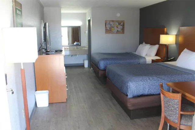 غرفة بسريرين كوين للمدخنين، Econo Lodge Franklin South KY 6/10