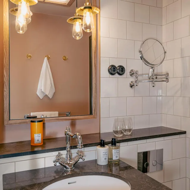 جناح جونيور بسرير كينج، Home Hotel Savoy 6/6
