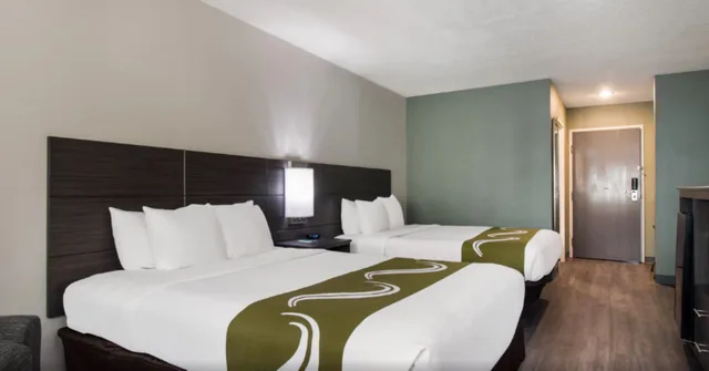 غرفة بسريرين كوين لذوي الإعاقة، Quality Inn & Suites Wilsonville OR 3/5