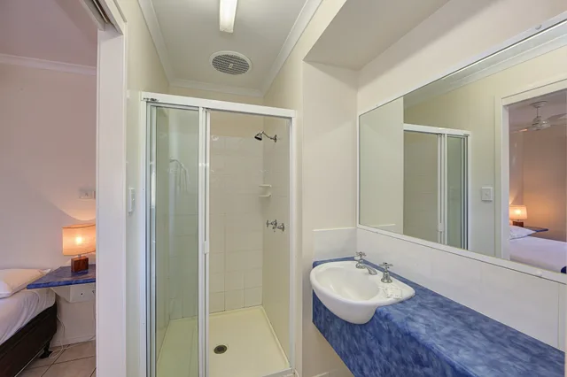 Economy, Studio, Cabin, Queen Bed، Discovery Parks – Coolwaters Yeppoon 2/2
