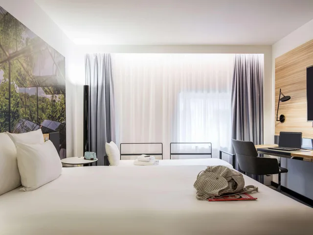 Superior, Suite, Double Bed, Novotel Den Haag City Centre Hotel 1/3
