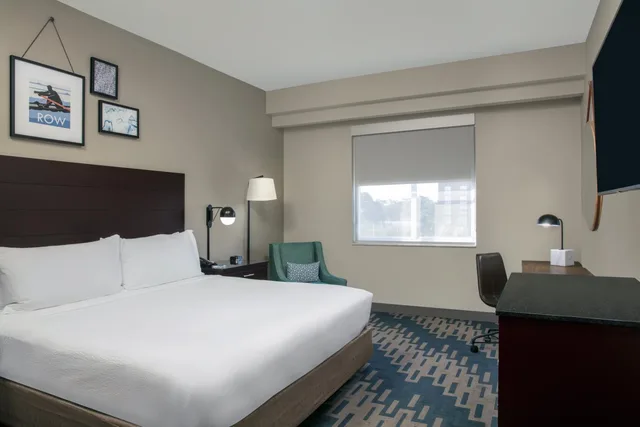 غرفة ديلوكس بسرير كينج مع أريكة، Four Points By Sheraton Fort Lauderdale Airport - Dania Beach 1/8