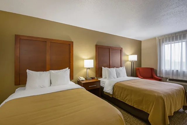 غرفة قياسية بسريرين مزدوجين، Quality Inn Waverly IA 2/10