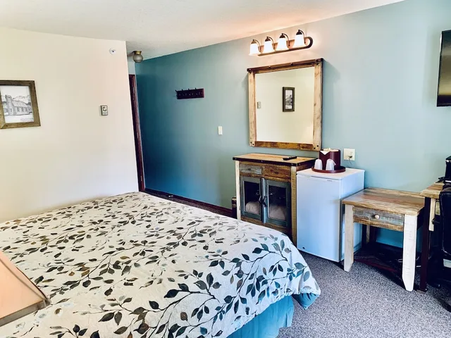 غرفة بسرير كينج، Three Valley Lake Chateau 3/8