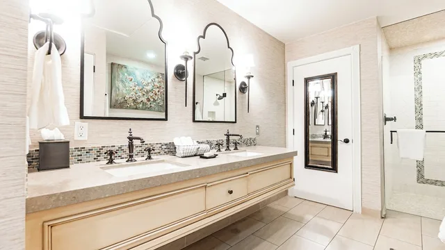 غرفة سوبيريور بسرير كينج، The Chateau at Lake La Quinta 3/3
