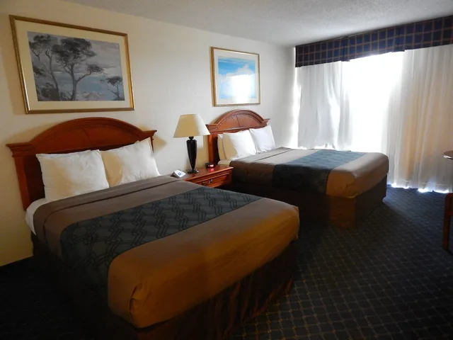 غرفة تقليدية بسريرين مزدوجين لذوي الإعاقة، North Miami Beach Gardens Inn & Suites 2/3