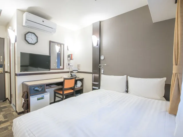 Economy, Double Bed, Toyoko Inn Otsuka Eki Kita Guchi No.1 2/5