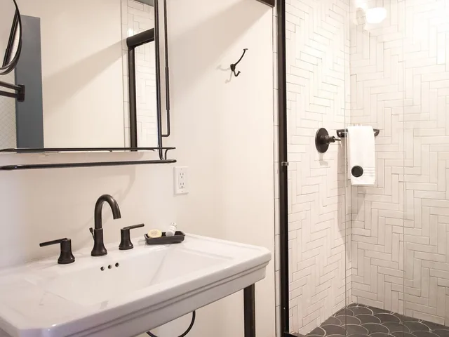 غرفة بريميوم بسرير كينج، The Old No. 77 Hotel & Chandlery 6/10