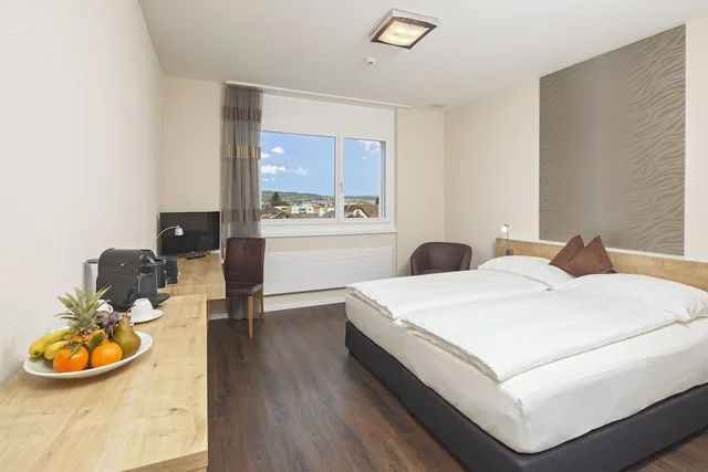 غرفة بسرير مزدوج أو سريرين منفصلين، Villmergen Swiss Quality Hotel 6/10