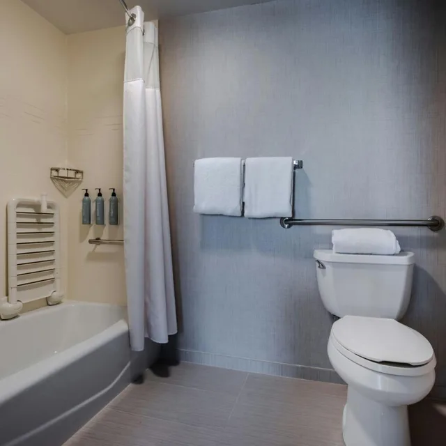 2 Bedrooms, Space, Suite, 2 Queen Beds, Sofa, Living Area, Kitchen، Residence Inn By Marriott Chesapeake Greenbrier 4/10