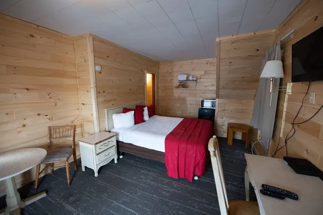 City, Queen Bed، The Welcome Inn 5/8