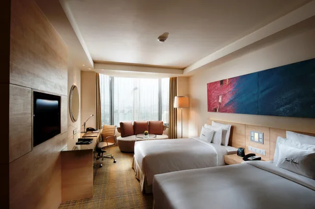 غرفة بسرير مزدوج أو سريرين منفصلين، Doubletree By Hilton Kuala Lumpur 2/4