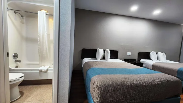 2 Queen Beds - Mobility Accessible Tub Nsmk، Motel6 Webster Tx Houston Nasa Lake 4/7