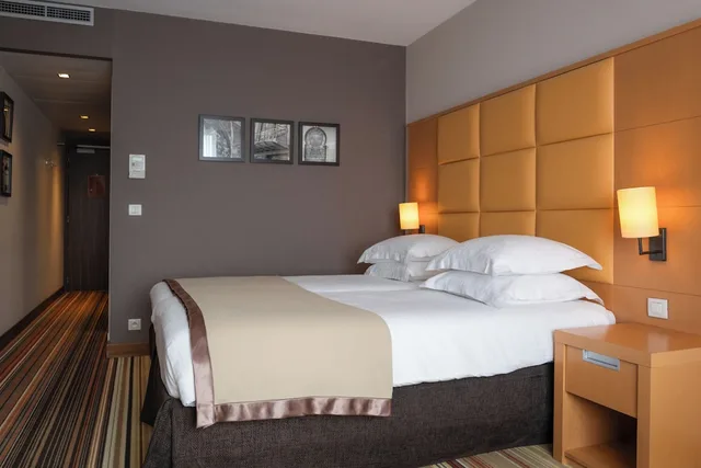 غرفة كلوب، New Hotel Charlemagne 3/9