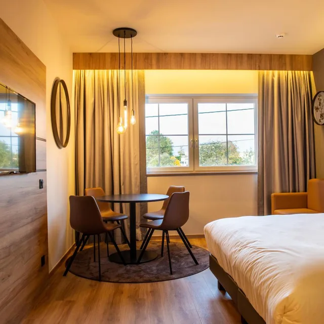 جناح بسرير كينج وسرير بطابقين، MERCURE HAN SUR LESSE 6/10