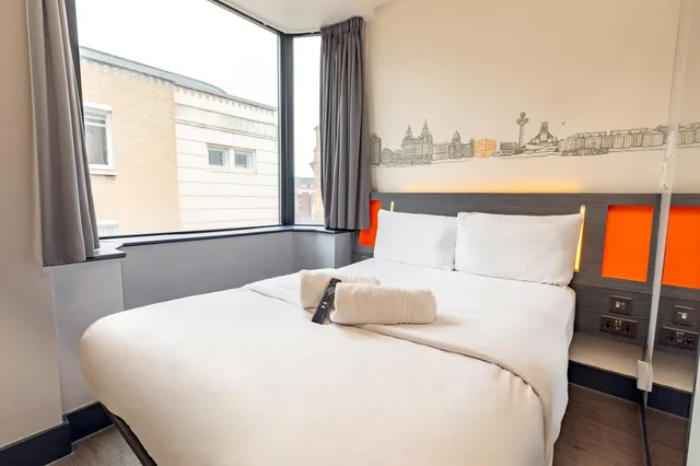 غرفة بسرير فردي لذوي الإعاقة، easyHotel Liverpool City Centre 1/1