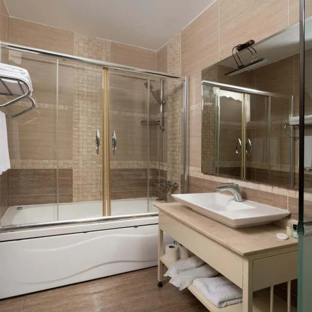 King Two Bedroom Apartment, Golf Royal Istanbul Residence 9/10