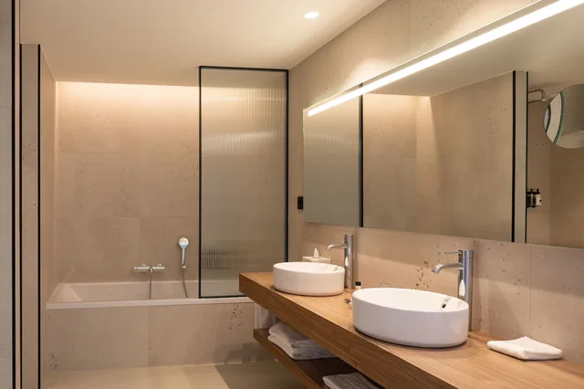 غرفة جونيور ثلاثية بسرير كوين مع أريكة، Atzavara Hotel & Spa 4/4