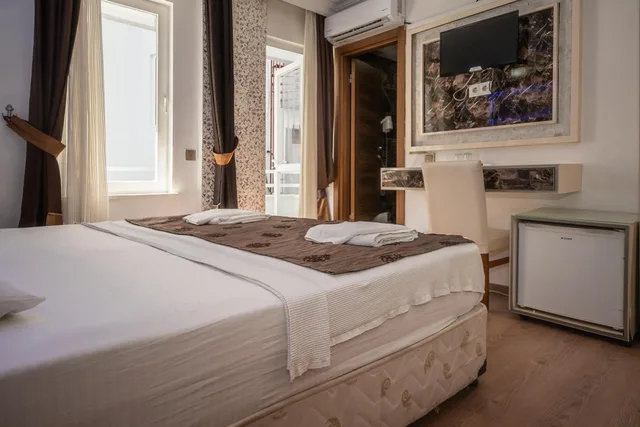 Standard, Double Bed, Behram Hotel 4/8