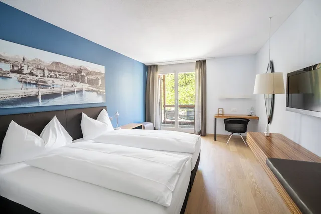 Room, Twin Beds, Hill View، Seehotel Kastanienbaum 1/10