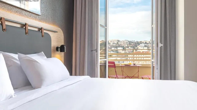 غرفة سوبيريور بسرير كينج وسرير كوين، Campanile Lyon Gare Perrache Confluence 5/10