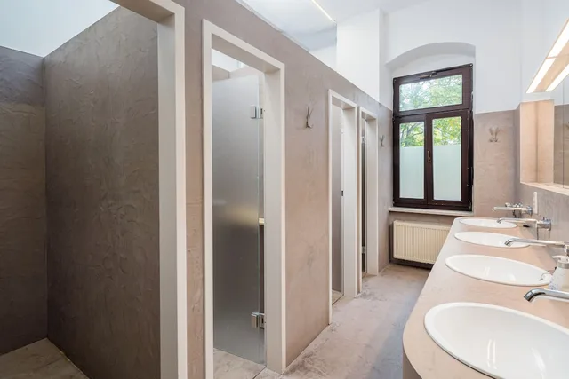 سكن مشترك مختلط كلاسيكي بسريرين منفصلين وأسرّة بطابقين بحمام مشترك، Hostel Mondpalast 5/7