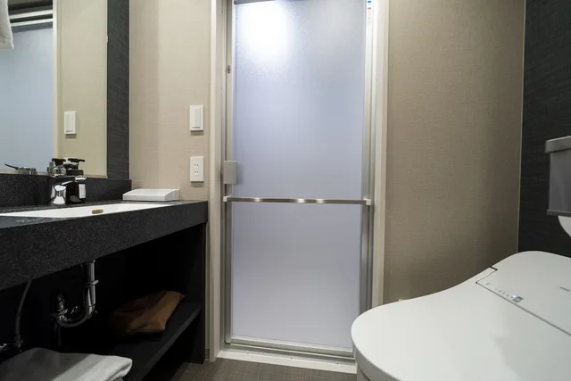 Room, King Bed, KOKO HOTEL Tsukiji Ginza 6/6