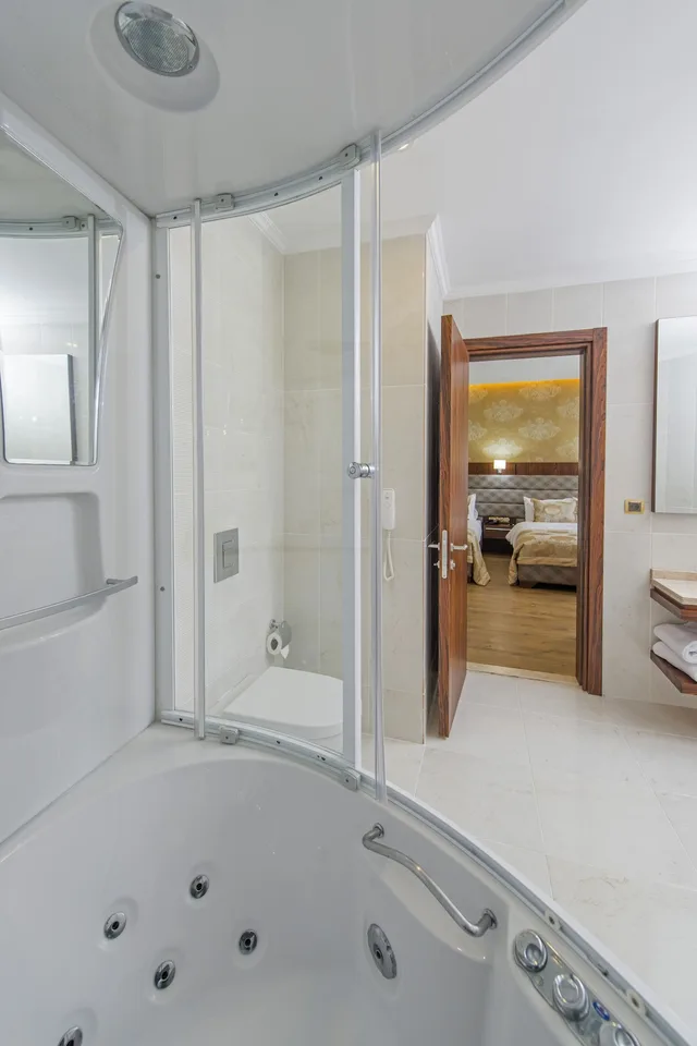Deluxe W/Jacuzzi Room، Midmar Deluxe Hotel 3/3