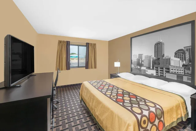 غرفة قياسية بسرير كينج لذوي الإعاقة، Super 8 By Wyndham Terre Haute 2/10