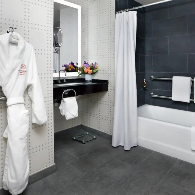 غرفة سوبيريور بسرير كينج، The Liberty, A Luxury Collection Hotel, Boston 4/5