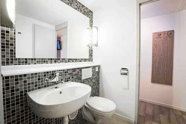 غرفة قياسية بسرير كوين، Kyriad Direct Lille Nord – Roubaix 4/5