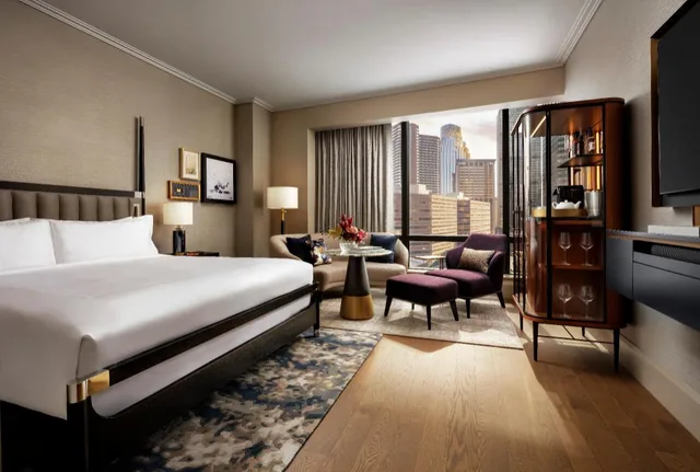 Grand, 5 Rooms, King Bed, Bathtub, Accessible، Raffles Boston 1/5