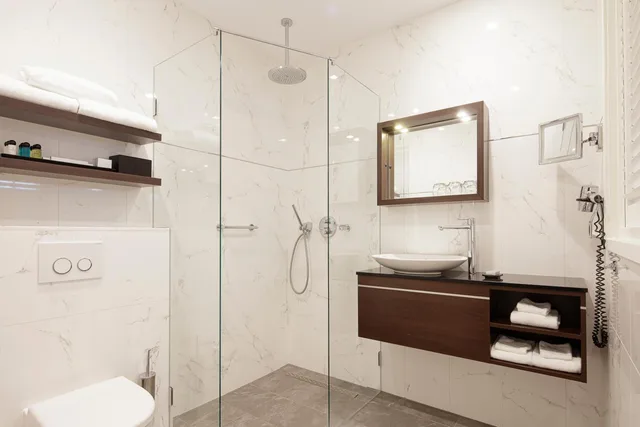 Semi Basement, Triple, Partial View, Beach Street Level، Notting Hill 5/5