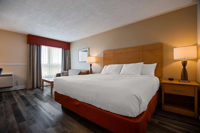 غرفة قياسية بسرير كينج، Best Western Smiths Falls Hotel 5/10