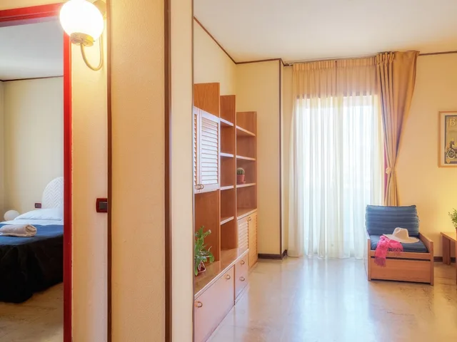 غرفة ثلاثية بسرير مزدوج وسرير فردي، Torreata Hote And Residence 2/5