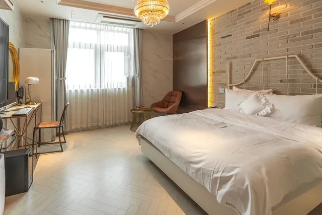Spa, Deluxe, Double Bed، February Hotel Dongseongro 1/6