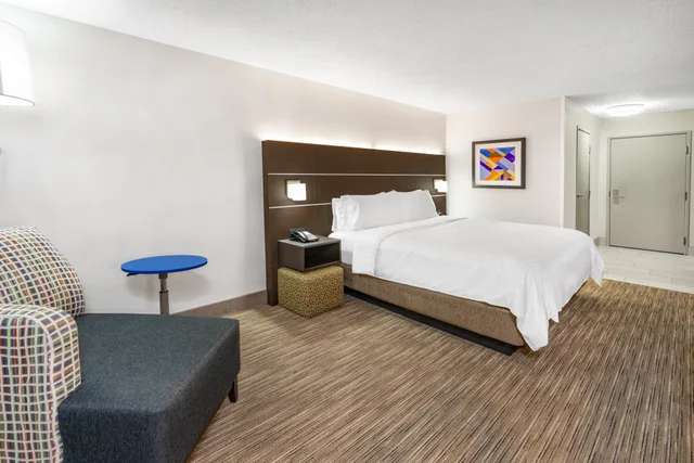 غرفة قياسية بسرير كينج، Holiday Inn Express Balloon Fiesta Park 2/2