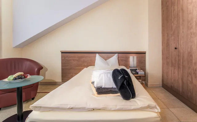 غرفة بزنس بسرير كوين، Hotel Vierjahreszeiten Iserlohn 1/2