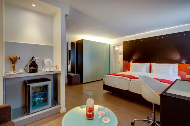 غرفة ثلاثية، Design Hotel F6 3/5